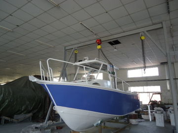 Porcellana Barche da pesca/di spostamenti della cabina del Cuddy della console concentrare durevoli con la larghezza di 2.1M fornitore